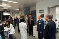 The delegation visits the core laboratories of our School